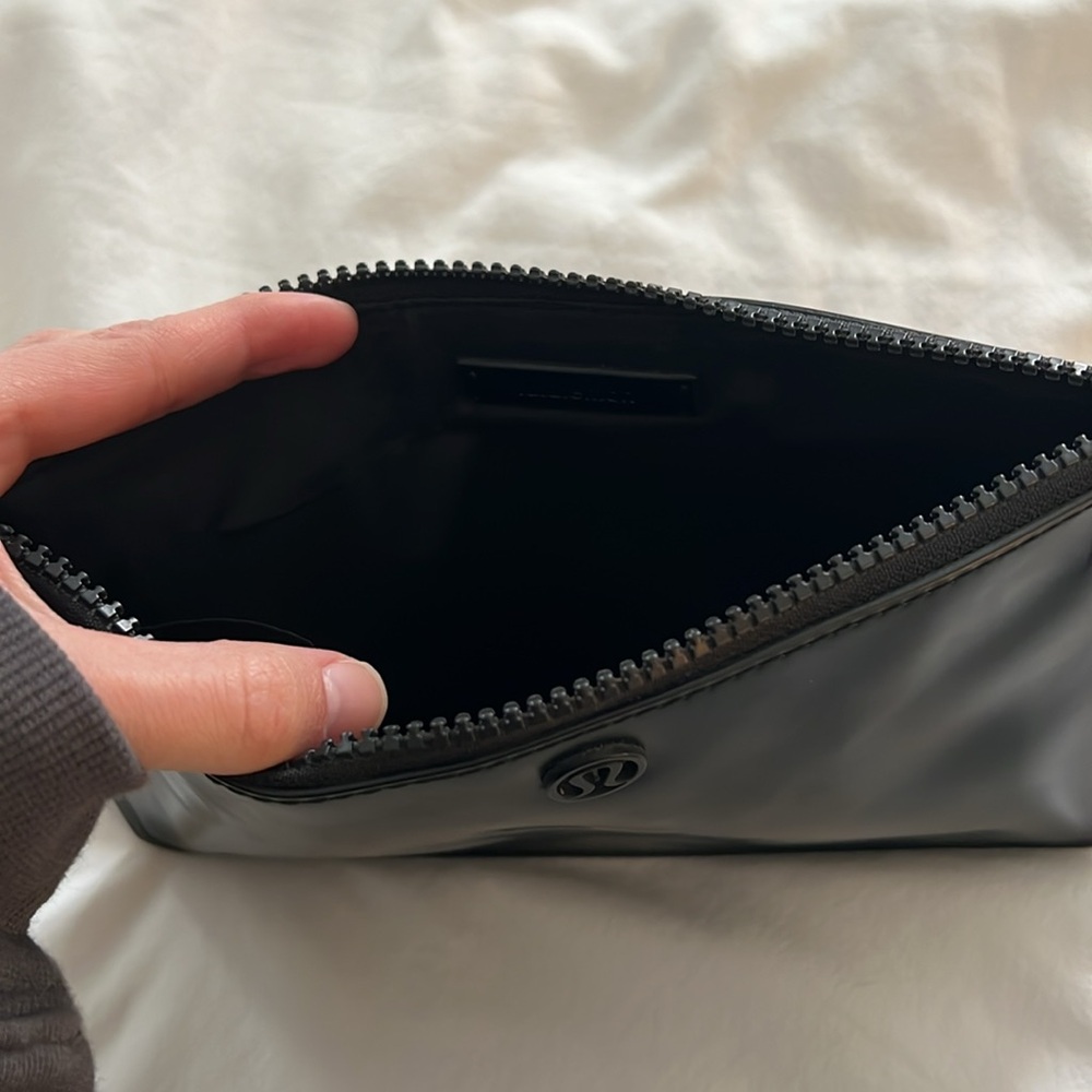Zip pouch - Picture 2 of 2